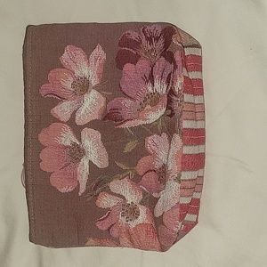 IOSIS PARIS Fine Linen Floral Pouch NWOT